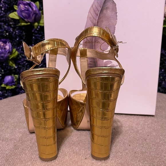 Jessica Simpson Gold wedge sandals Sz 10 preowned - Picture 4 of 5